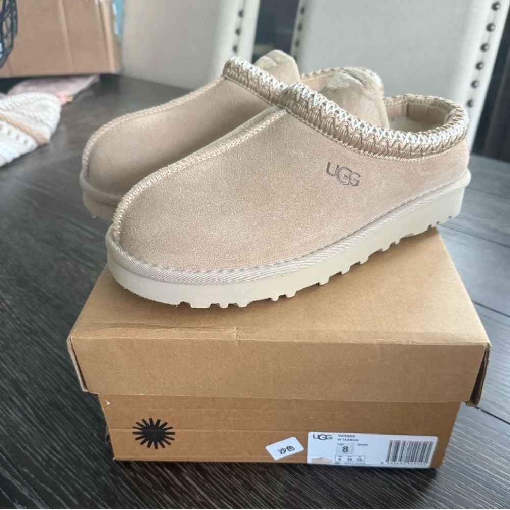 New UGG Women’s Tasman Slipper with original box (box has no lid)